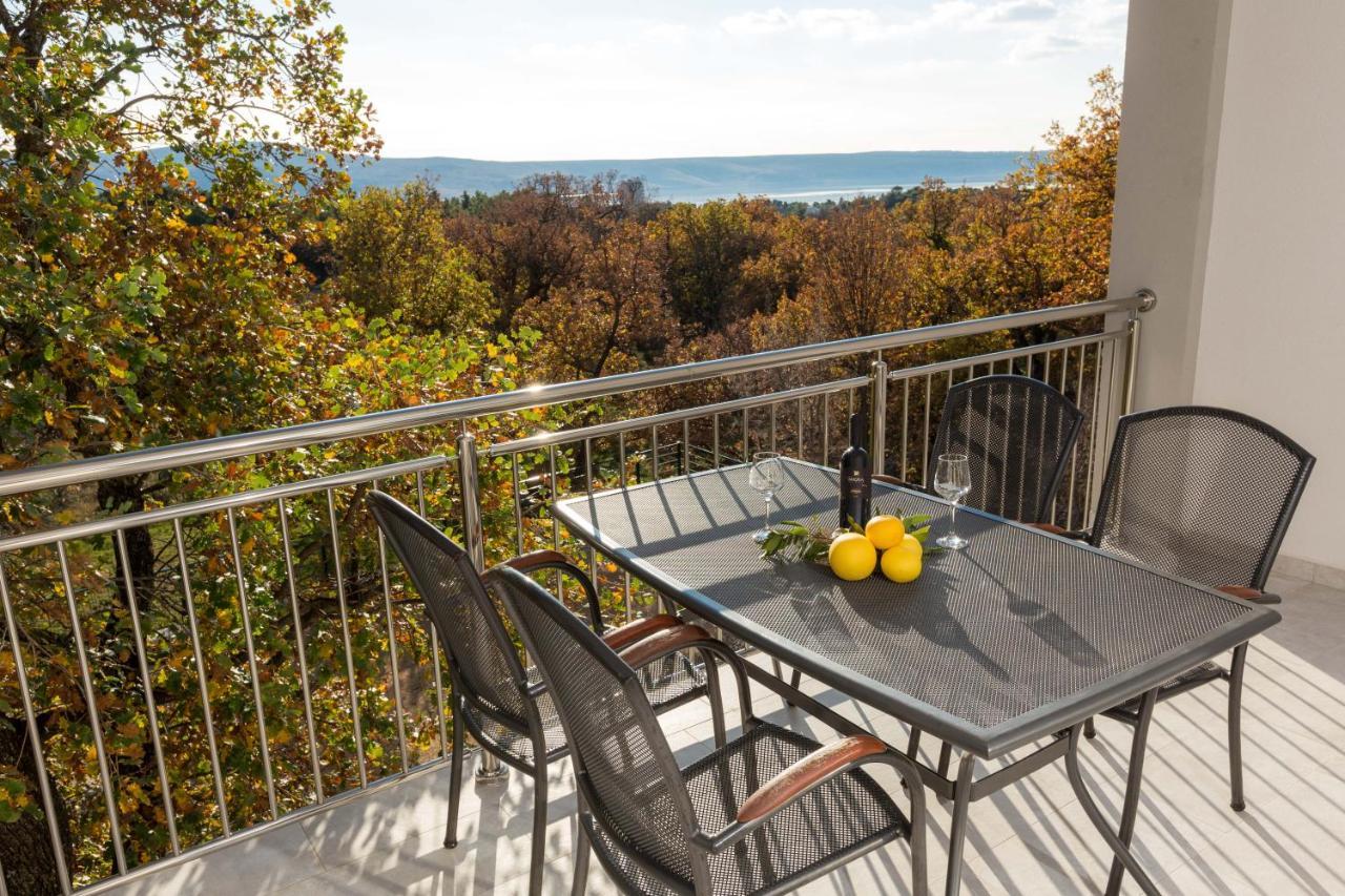Apartmani Villa Paulo Starigrad Paklenica Exteriör bild