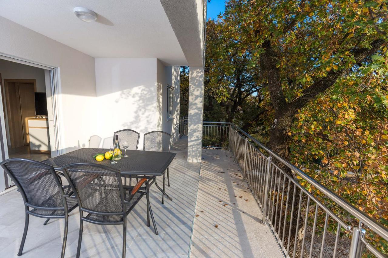 Apartmani Villa Paulo Starigrad Paklenica Exteriör bild