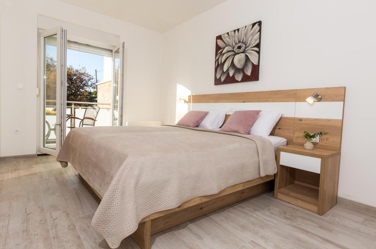 Apartmani Villa Paulo Starigrad Paklenica Exteriör bild