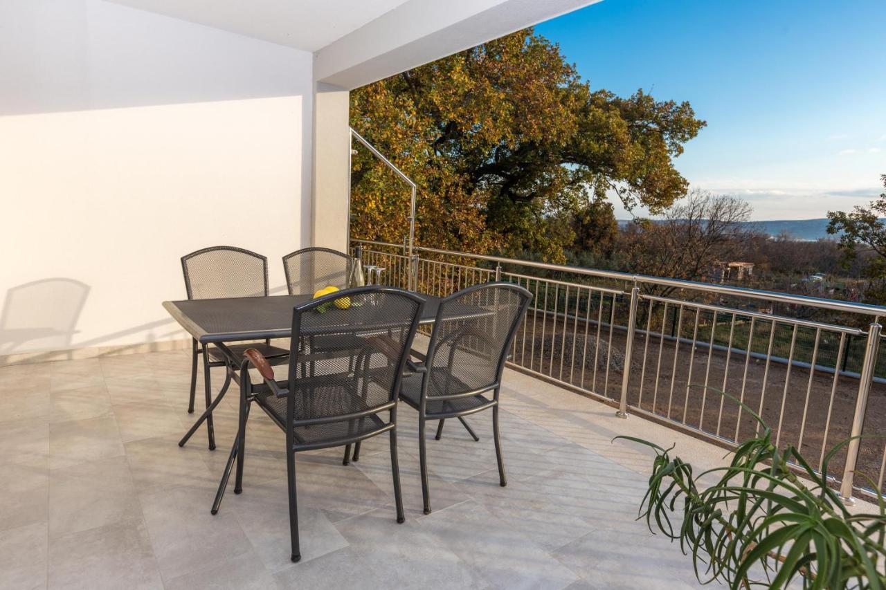 Apartmani Villa Paulo Starigrad Paklenica Exteriör bild