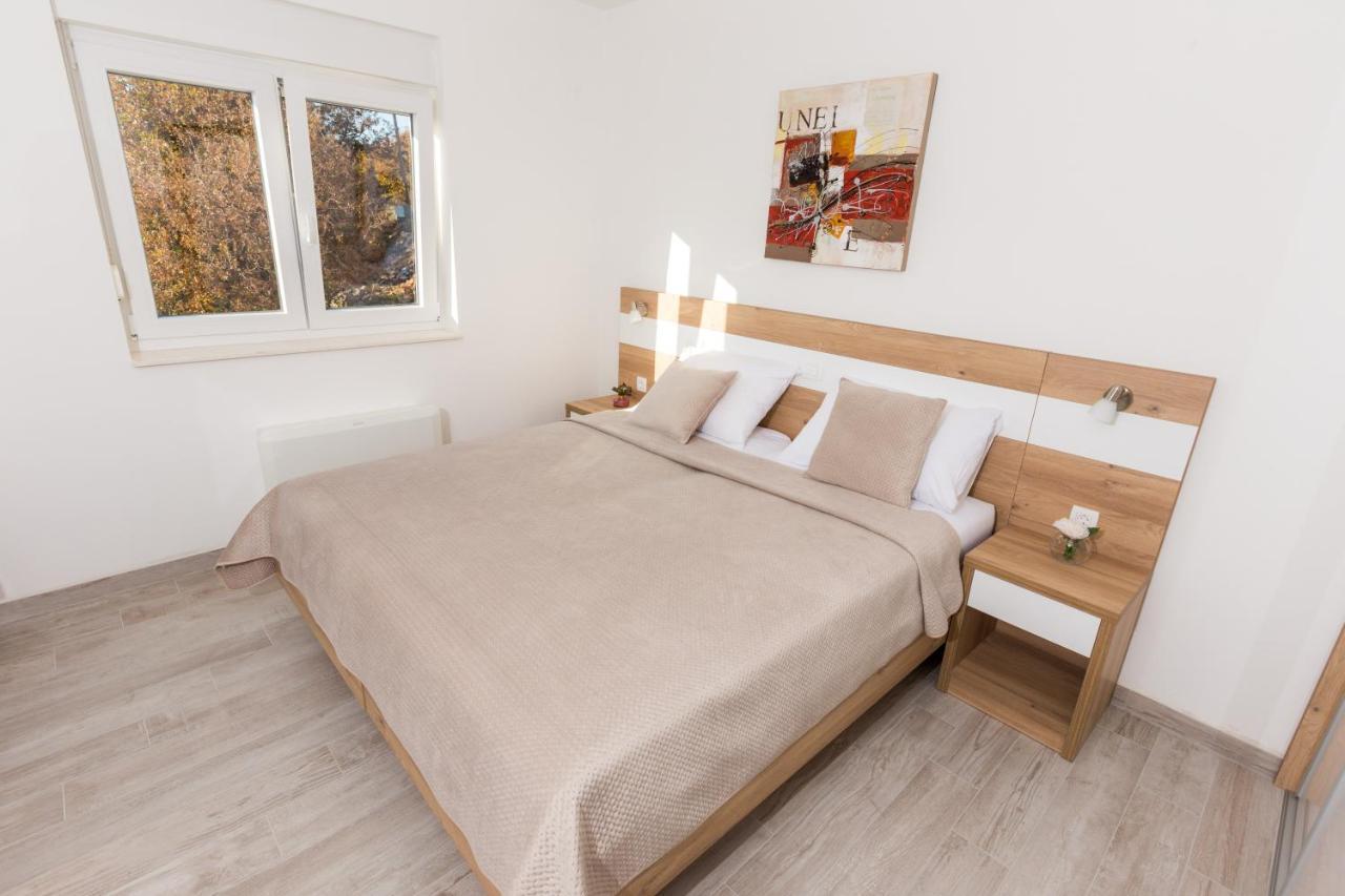 Apartmani Villa Paulo Starigrad Paklenica Exteriör bild