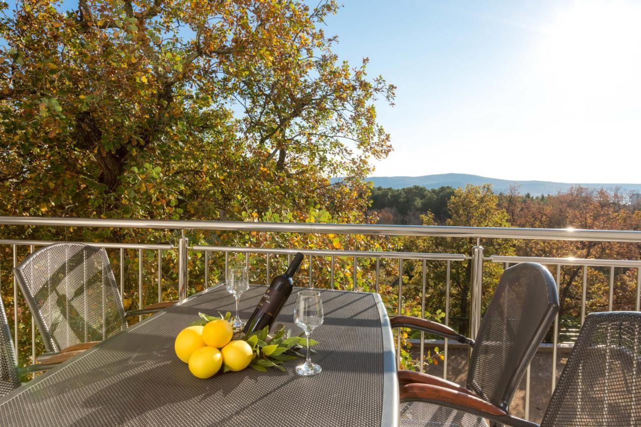 Apartmani Villa Paulo Starigrad Paklenica Exteriör bild