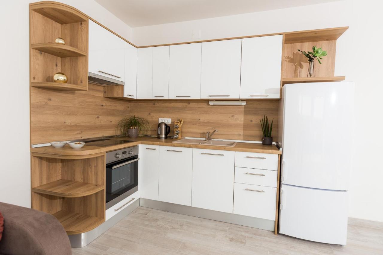 Apartmani Villa Paulo Starigrad Paklenica Exteriör bild