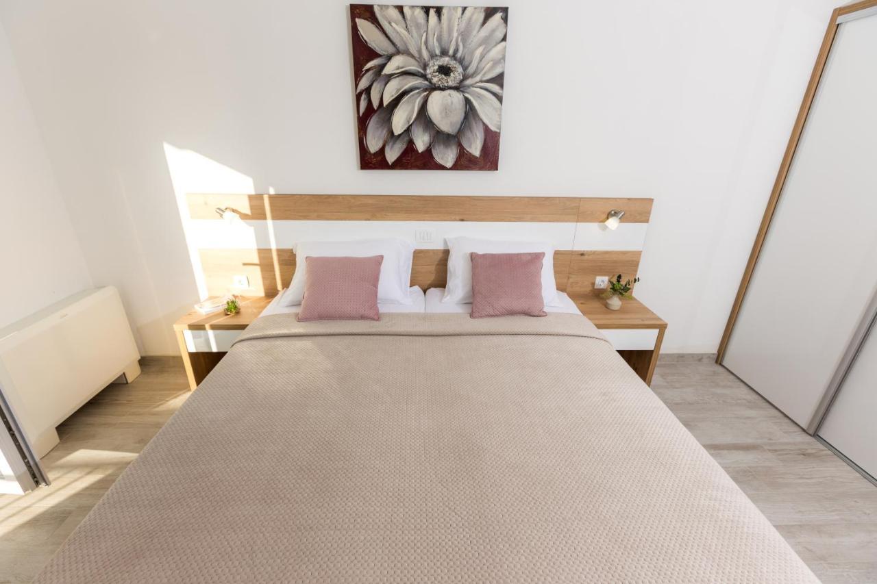 Apartmani Villa Paulo Starigrad Paklenica Exteriör bild