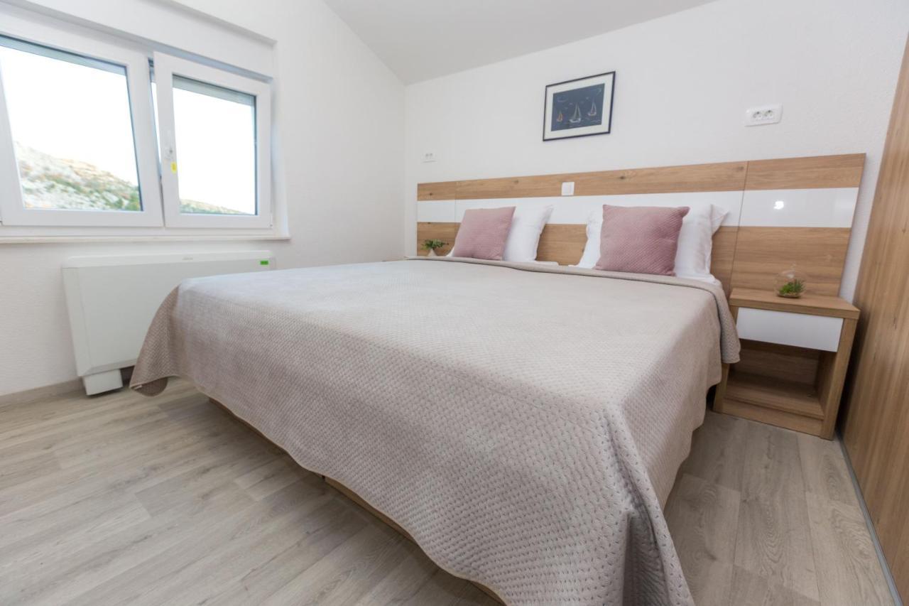 Apartmani Villa Paulo Starigrad Paklenica Exteriör bild