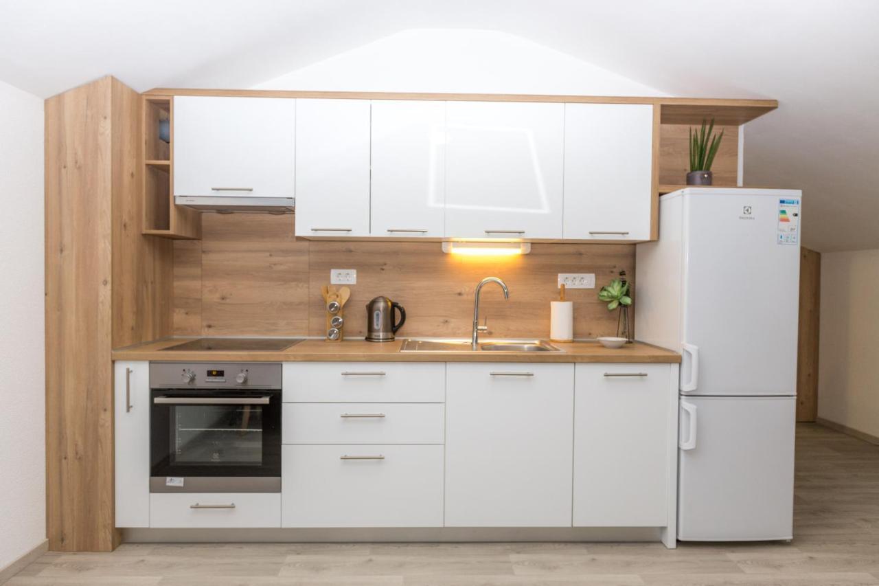 Apartmani Villa Paulo Starigrad Paklenica Exteriör bild
