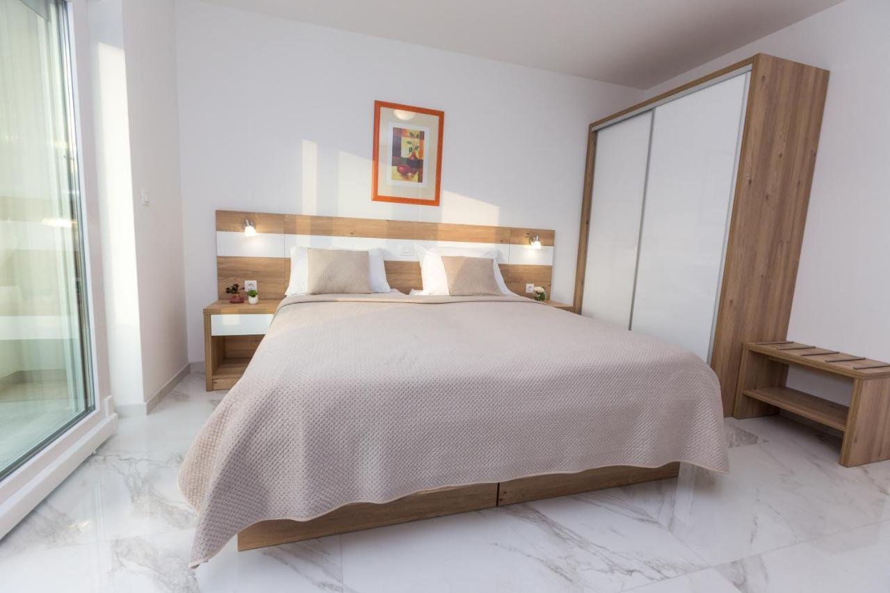 Apartmani Villa Paulo Starigrad Paklenica Exteriör bild