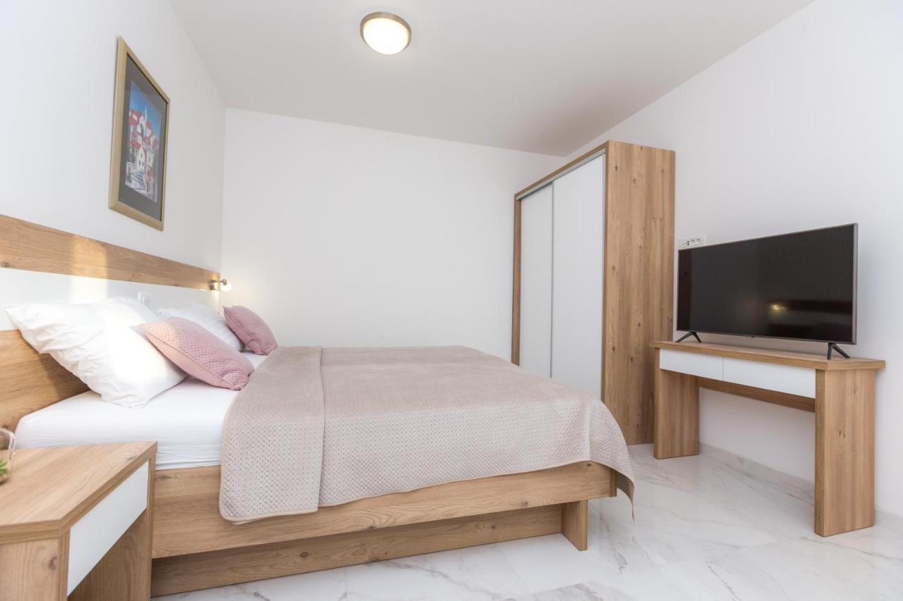 Apartmani Villa Paulo Starigrad Paklenica Exteriör bild