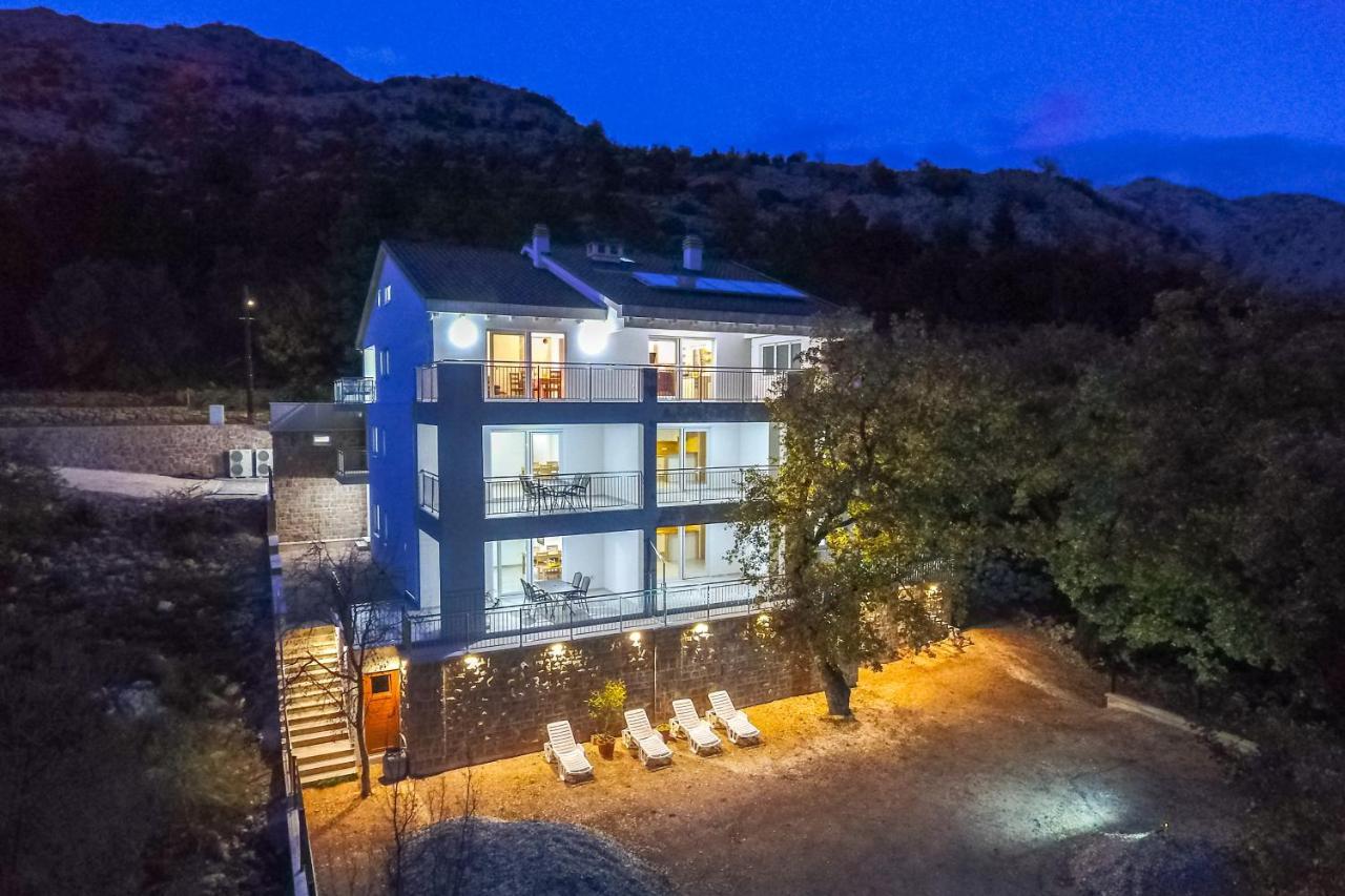Apartmani Villa Paulo Starigrad Paklenica Exteriör bild