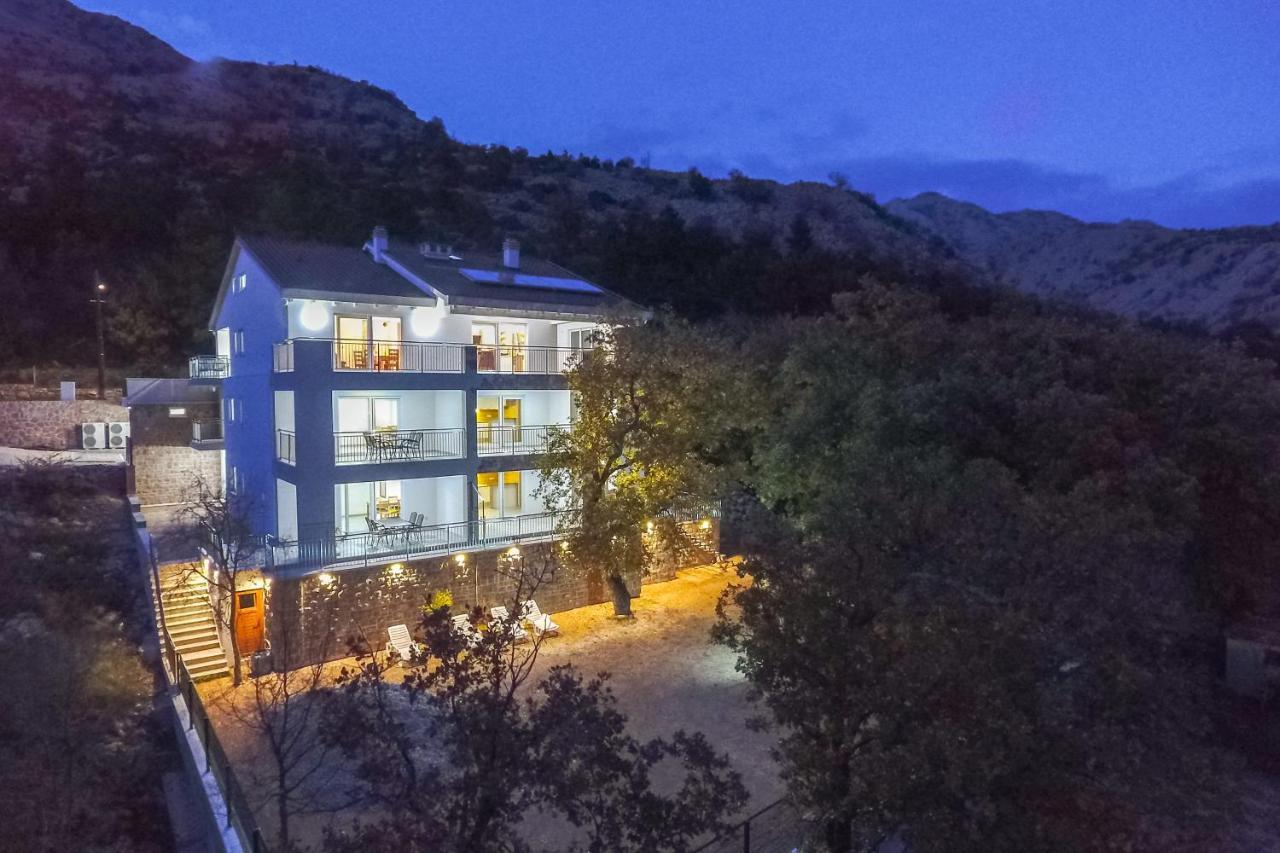 Apartmani Villa Paulo Starigrad Paklenica Exteriör bild